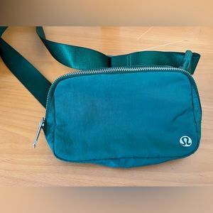 Lululemon Belt Bag (Emerald Green)